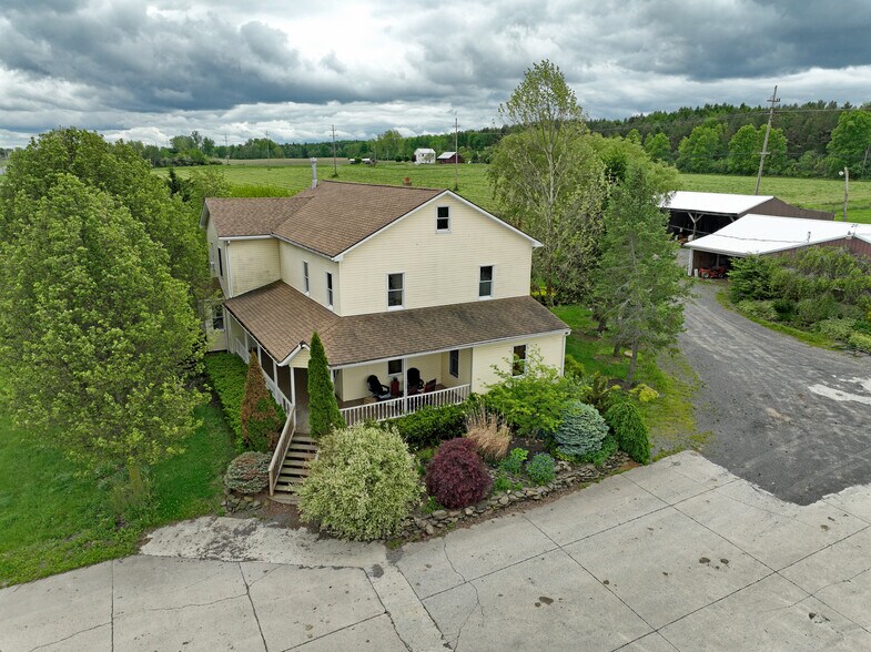 4172 Route 14A, Penn Yan, NY à vendre - Photo de l’immeuble – Image 2 sur 8