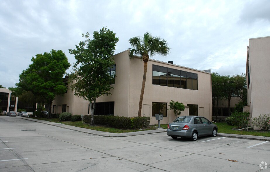 3804 Gunn Hwy, Tampa, FL à vendre - Photo principale – Image 3 sur 37