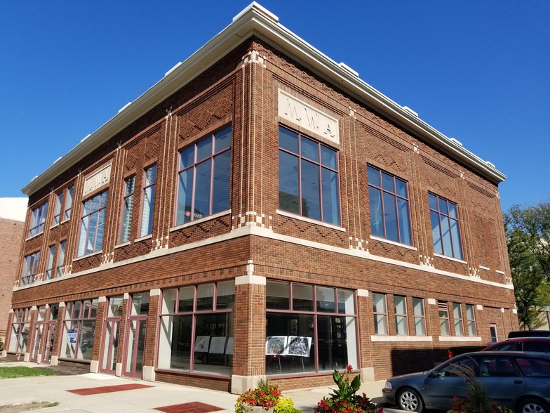 324 E New York St, Indianapolis, IN à louer - Photo de l’immeuble – Image 2 sur 11