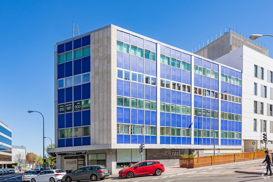 Calle de Cronos, 8, Madrid, Madrid à vendre - Photo de l’immeuble – Image 3 sur 4