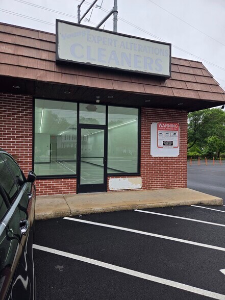 830 N Broad St, Woodbury, NJ à louer - Photo de l’immeuble – Image 2 sur 6