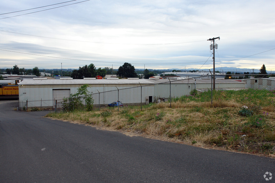 8120 N Albina Ave, Portland, OR à vendre - Photo de l’immeuble – Image 3 sur 13