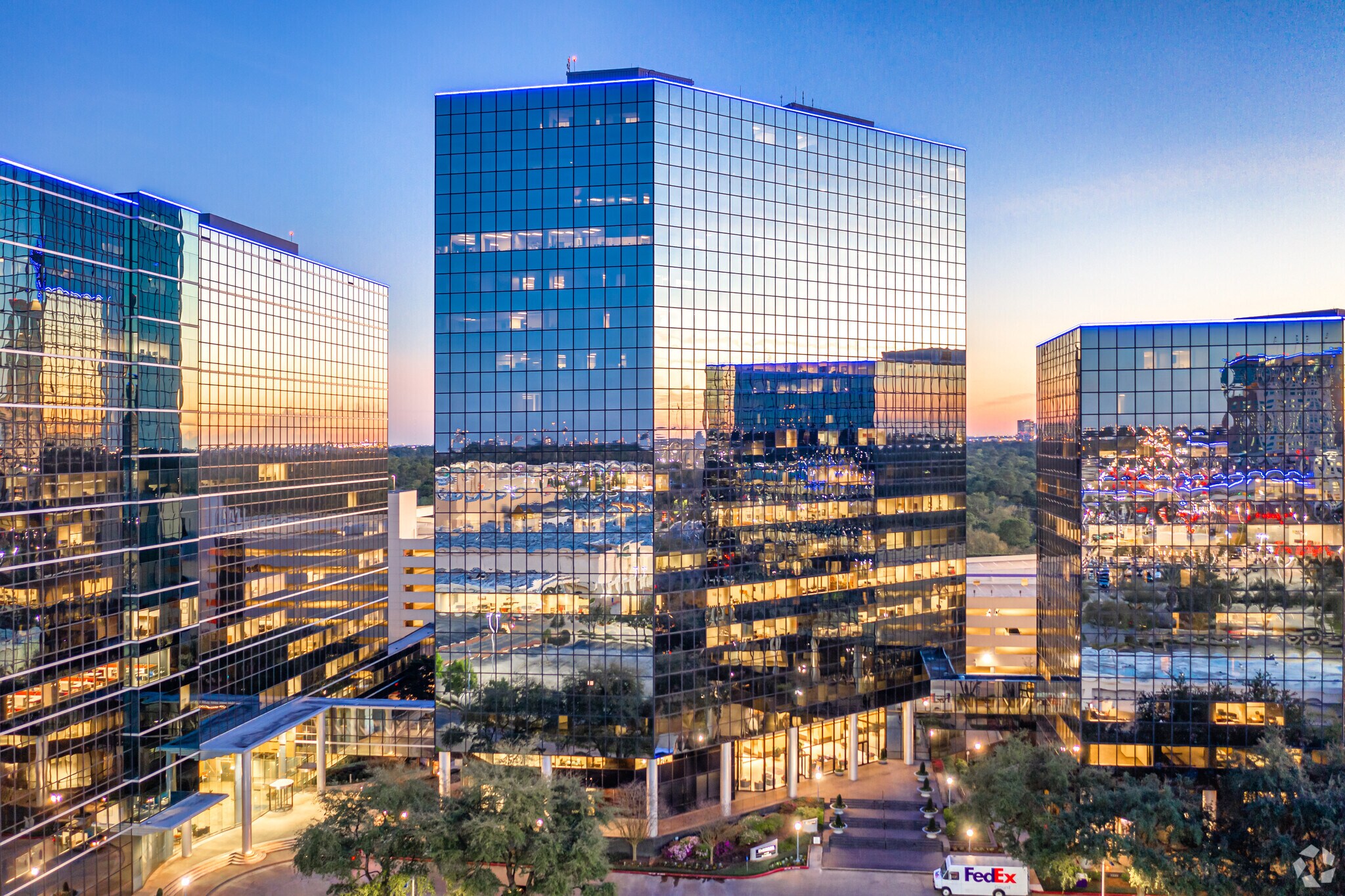 820 Gessner Rd, Houston, TX à louer Photo principale– Image 1 sur 43