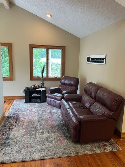 1024 E North St, Greenville, SC à louer - Hall d’entrée – Image 3 sur 9