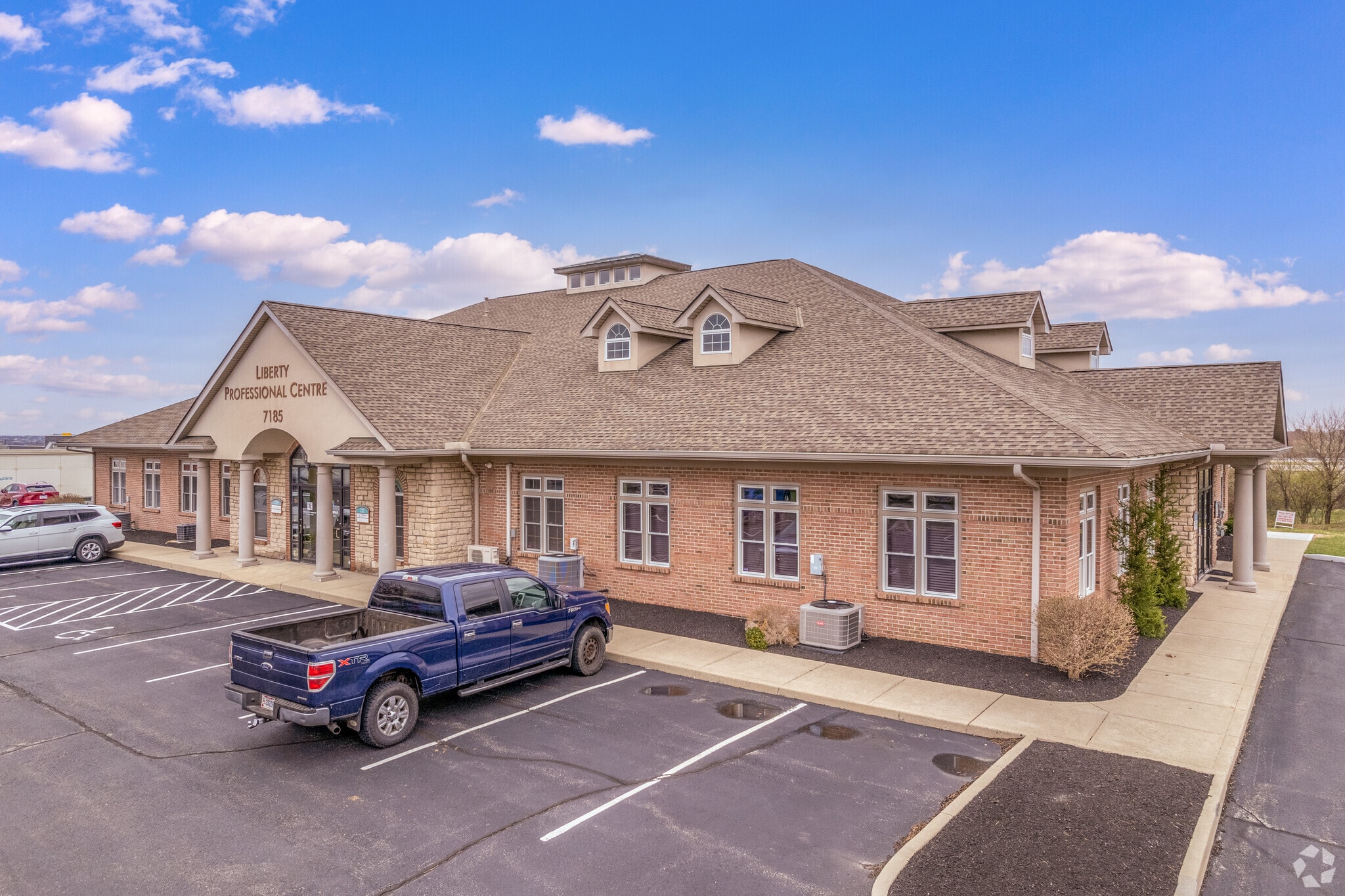7185 Liberty Centre Dr, West Chester, OH à louer Photo principale– Image 1 sur 17