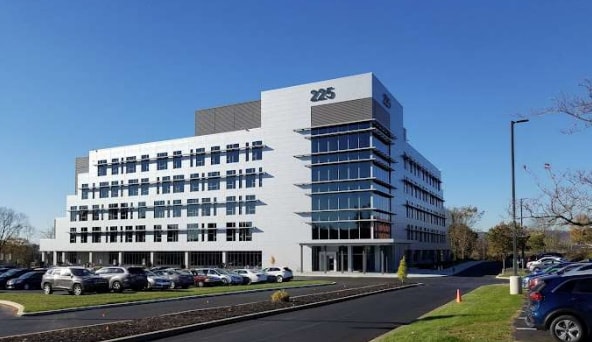 225 Grandview Ave, Camp Hill, PA à louer - Photo de l’immeuble – Image 2 sur 15