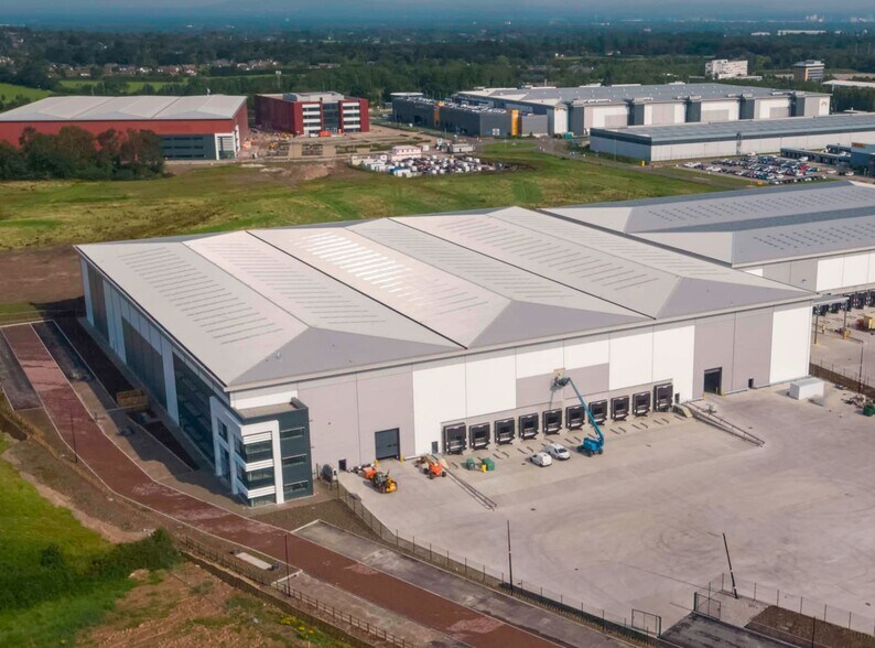 Sunbank Ln, Altrincham à louer - Photo de l’immeuble – Image 1 sur 2