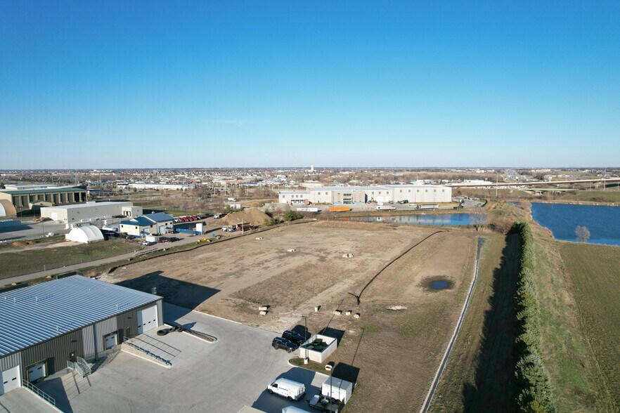 4405 SE Beisser Dr, Grimes, IA à louer - Photo de l’immeuble – Image 2 sur 5