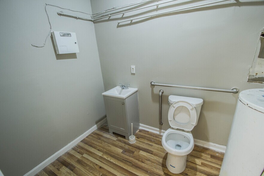 244-250 Pleasant St, Worcester, MA à louer - Photo de l’immeuble – Image 3 sur 5