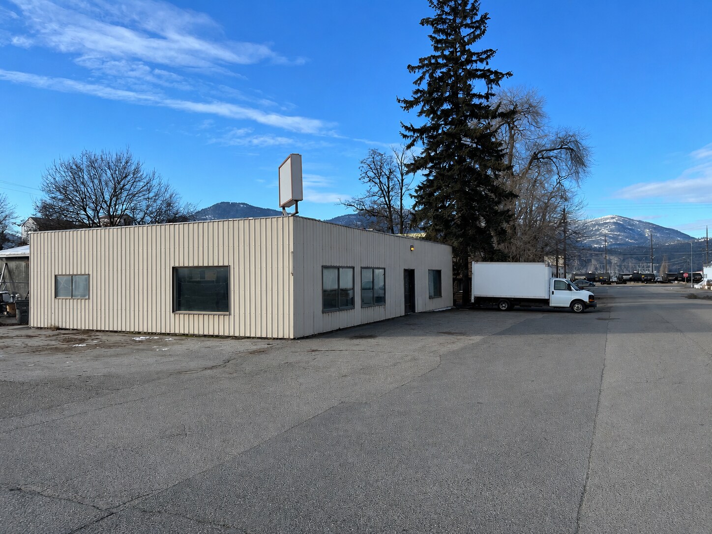 411 W 2nd Ave, Colville, WA à vendre Photo de l’immeuble– Image 1 sur 11