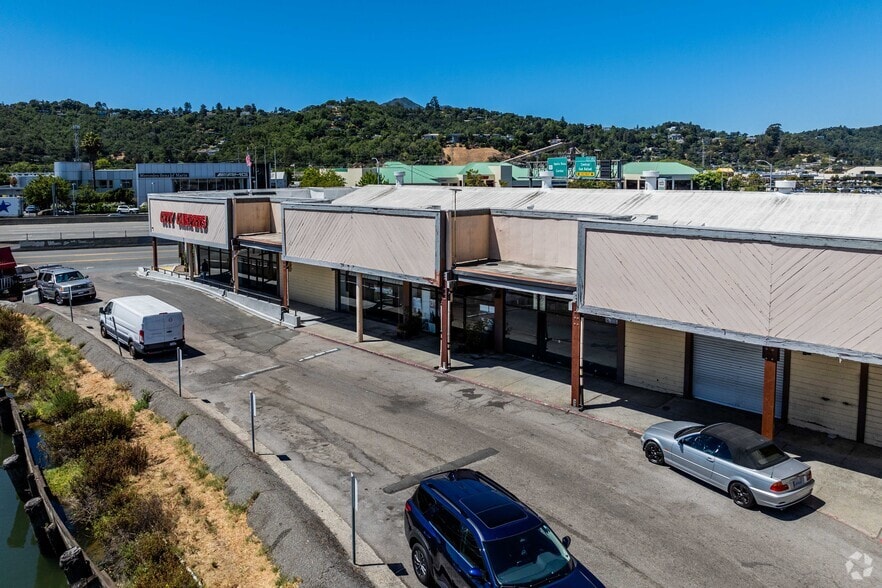 555 Francisco Blvd E, San Rafael, CA à louer - Photo de l’immeuble – Image 3 sur 4