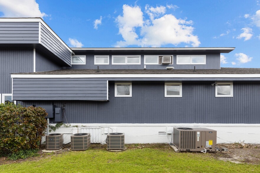 208 Penny Ln, Morehead City, NC à louer - Photo de l’immeuble – Image 2 sur 28