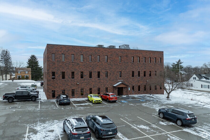 117 Fox Plan Rd, Monroeville, PA à louer - Photo principale – Image 1 sur 5