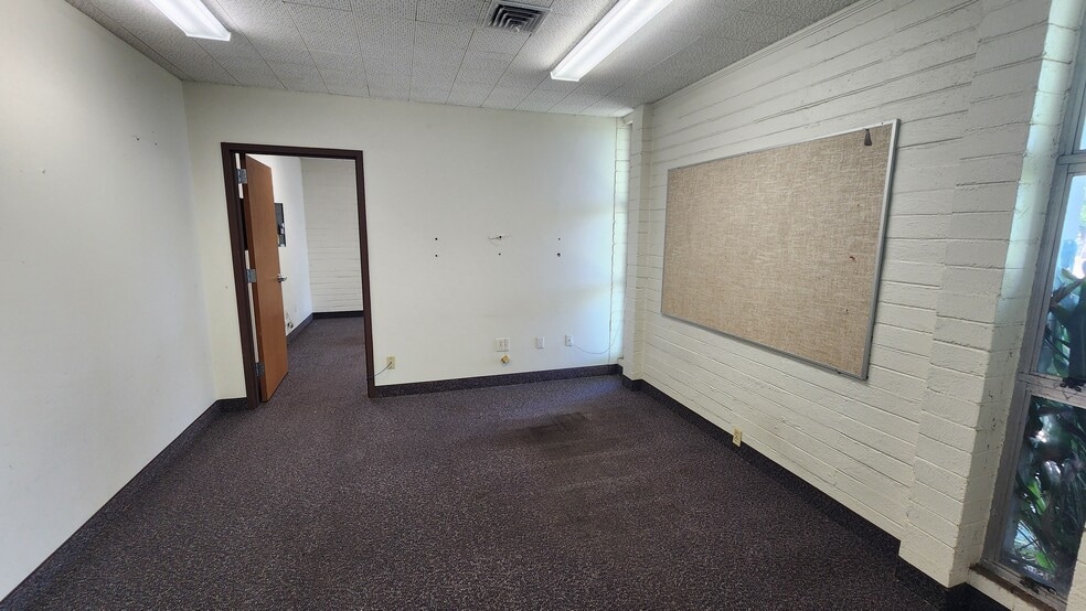 321 S Virginia Ave, Mercedes, TX à vendre - Photo intérieure – Image 2 sur 3
