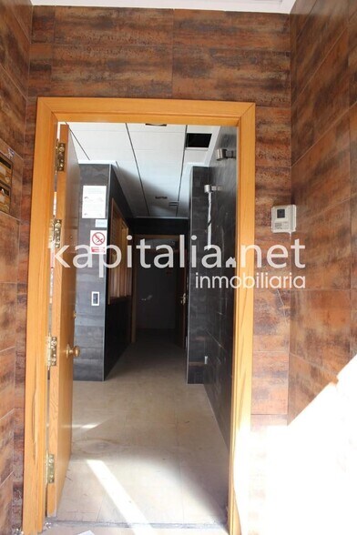 Local commercial dans València, Valencia à vendre - Photo de l’immeuble – Image 3 sur 14