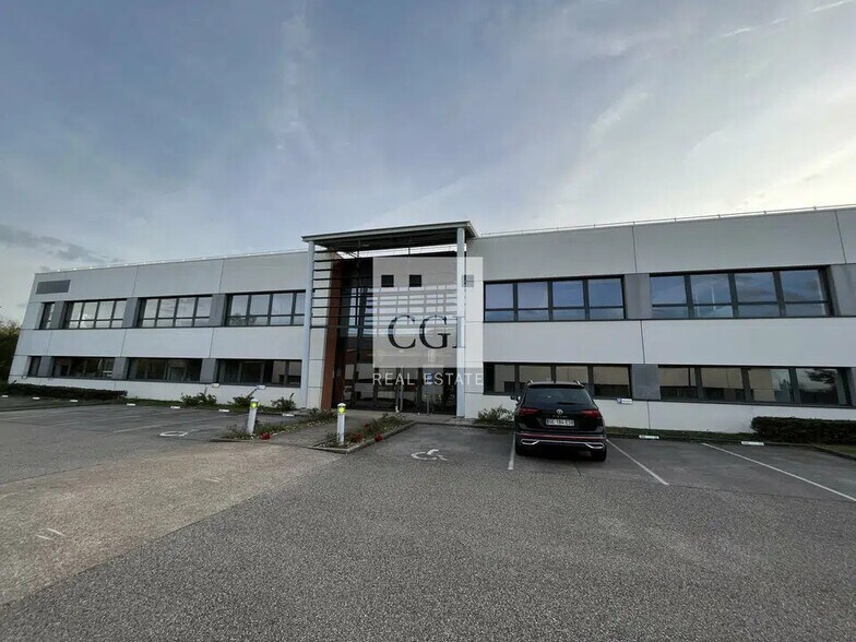 Bureau dans Saint-Priest à louer - Photo de l’immeuble – Image 2 sur 12