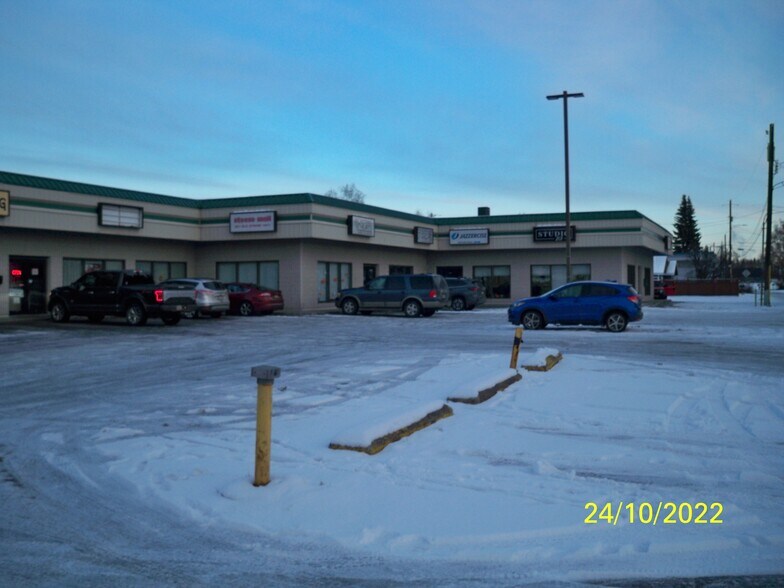 201 OLD STEESE Hwy, Fairbanks, AK à louer - Photo de l’immeuble – Image 2 sur 12