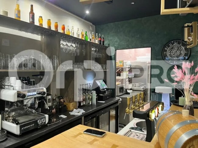 Plus de détails pour Local commercial à louer