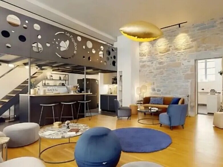 Bureau dans Lyon à vendre - Photo de l’immeuble – Image 2 sur 5