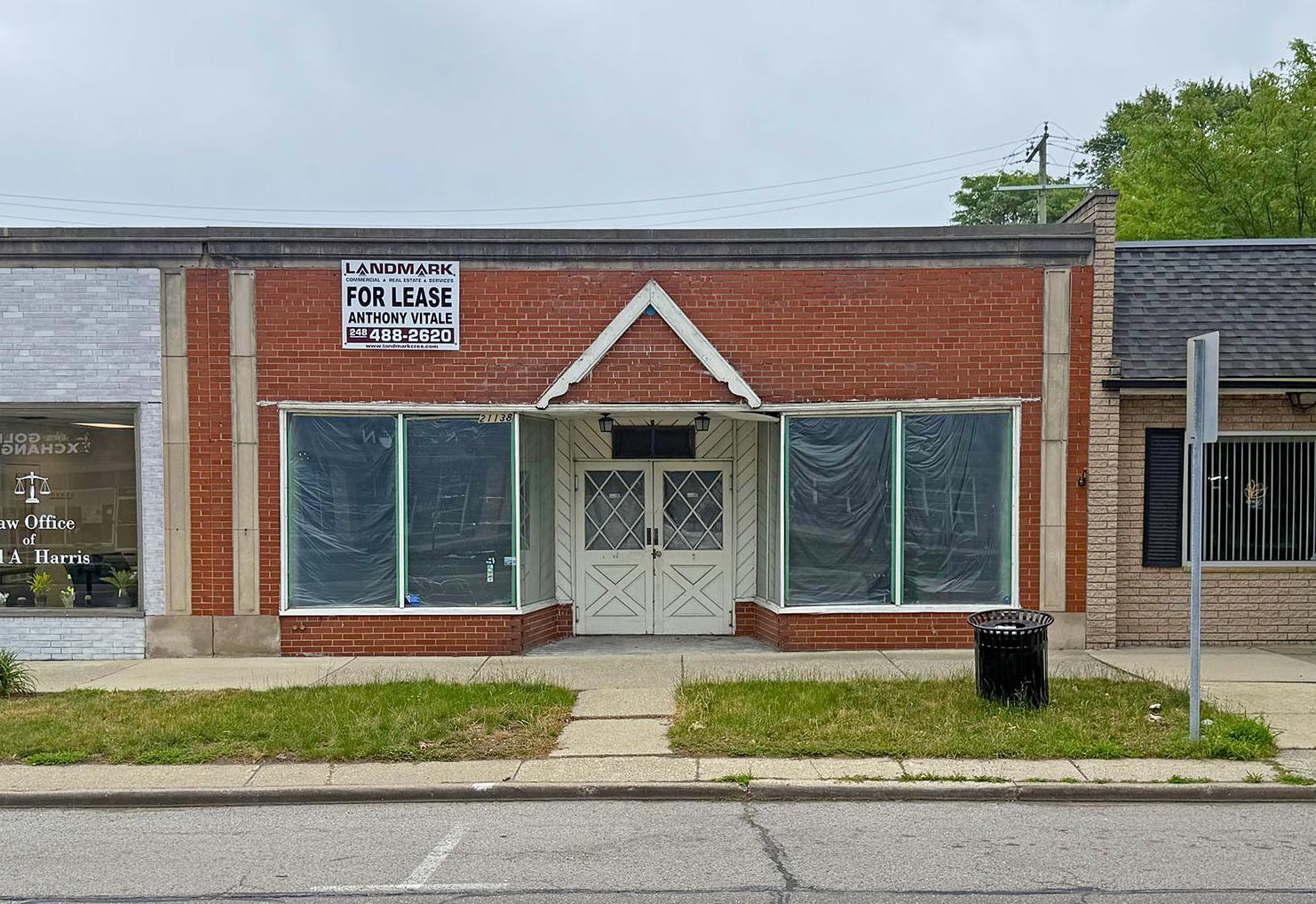 21138 Mack Ave, Grosse Pointe Woods, MI à louer Photo de l’immeuble– Image 1 sur 4