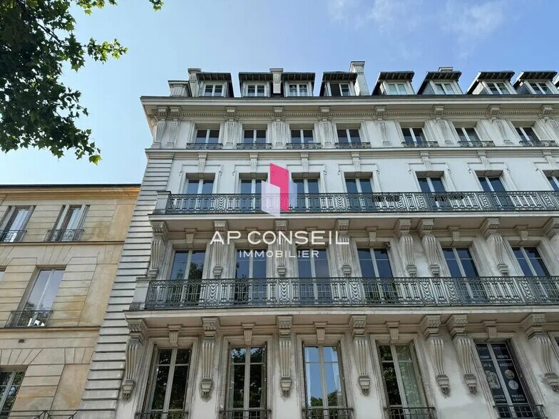 Bureau dans Versailles à louer - Photo de l’immeuble – Image 1 sur 6