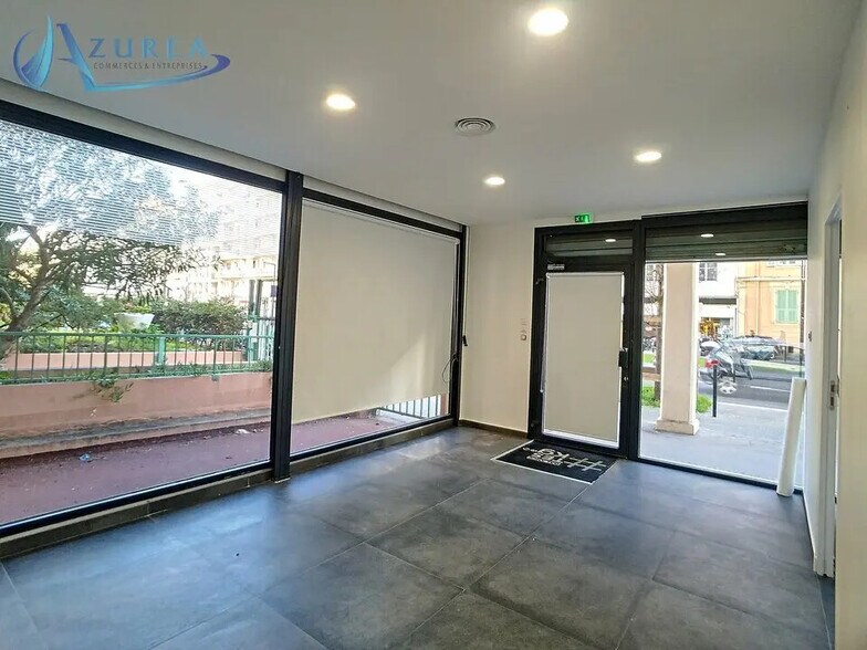 Local commercial dans Nice à vendre - Hall d’entrée – Image 1 sur 7
