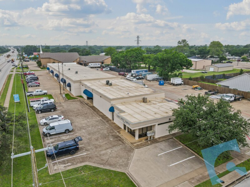 732-750 W Hurst Blvd, Hurst, TX à louer Photo principale– Image 1 sur 16