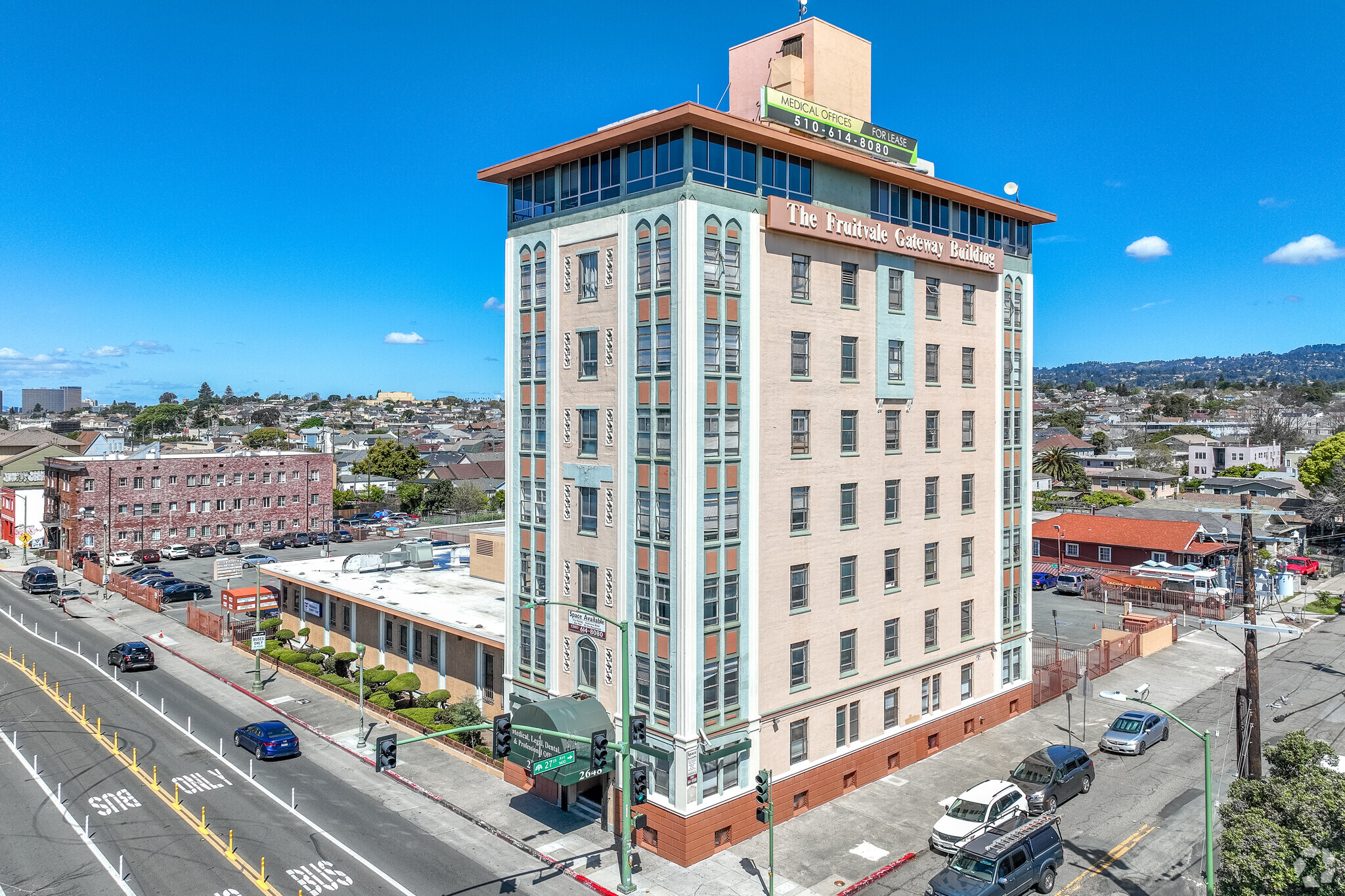 2634-2648 International Blvd, Oakland, CA à vendre Photo principale– Image 1 sur 17