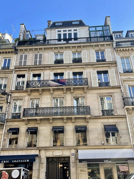 136 Rue Du Faubourg Saint-Honoré, Paris à louer - Photo de l’immeuble – Image 1 sur 9