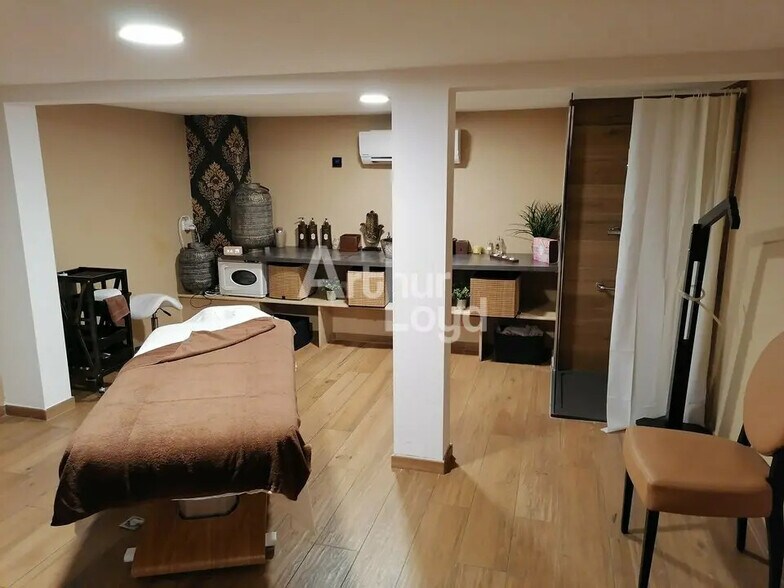 Local commercial dans Chambéry à vendre - Photo intérieure – Image 2 sur 15