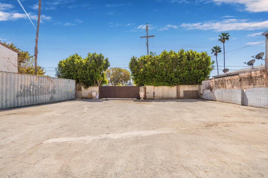 11924 Vose St, North Hollywood, CA à vendre - Photo de l’immeuble – Image 2 sur 14