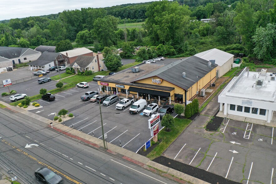 166 Queen St, Southington, CT à louer - Photo de l’immeuble – Image 3 sur 7