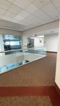220 Davidson Ave, Somerset, NJ à louer - Vidéo sur l’annonce professionnelle 