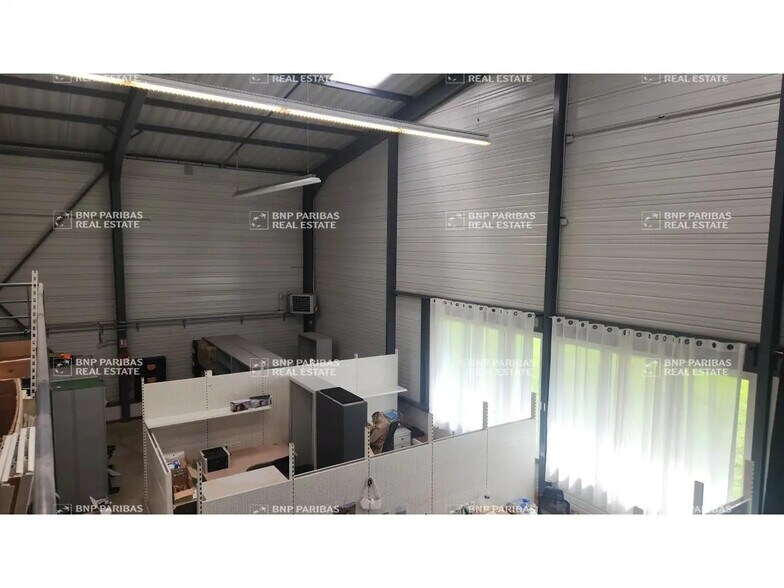 Local d'activités dans La Ferté-Gaucher à vendre - Photo intérieure – Image 3 sur 4