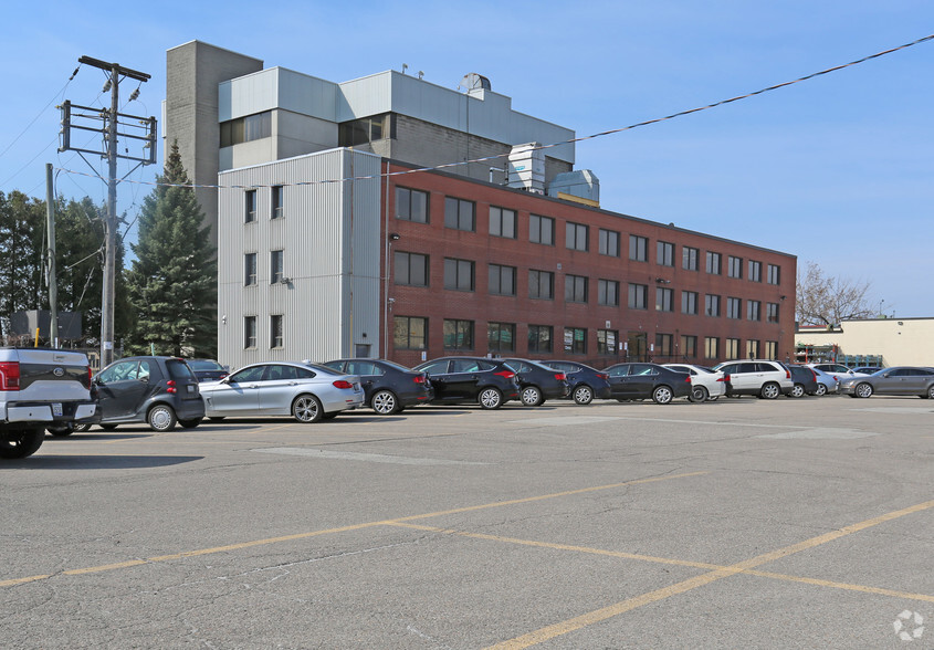 80 N Queen St, Toronto, ON à louer - Photo de l’immeuble – Image 3 sur 5