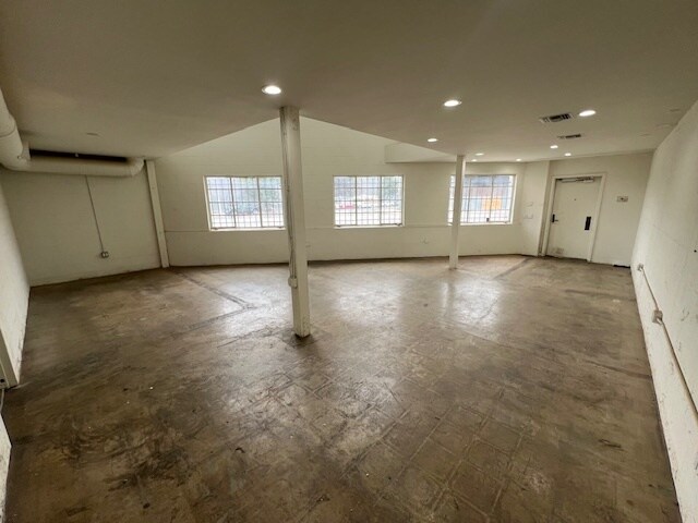 5650 W Washington Blvd, Los Angeles, CA à louer - Photo de l’immeuble – Image 3 sur 33