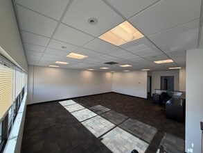 15330 123 Av NW, Edmonton, AB à louer Photo intérieure– Image 2 sur 6