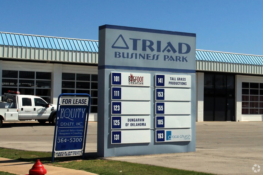 101-193 Triad Village Dr, Norman, OK à louer - Photo de l’immeuble – Image 2 sur 11