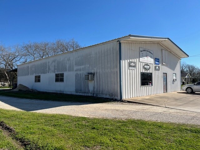 707 E Milam St, Wharton, TX à vendre - Photo de l’immeuble – Image 2 sur 9