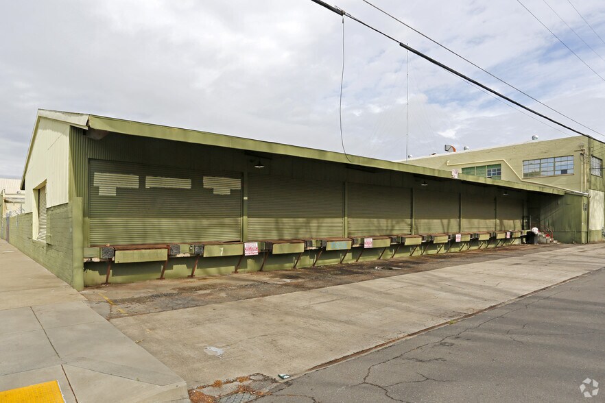 216 15th St, Sacramento, CA à louer - Photo de l’immeuble – Image 2 sur 2