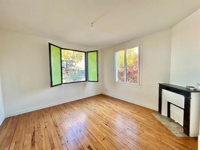 Plus de détails pour 50 Route De Paris, Fenouillet - Bureau à louer