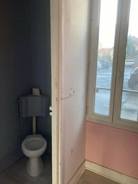 Local commercial dans Maisons-Alfort à louer - Photo de l’immeuble – Image 2 sur 7