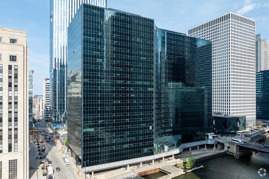 300 S Riverside Plz, Chicago, IL à louer - Photo principale – Image 1 sur 54