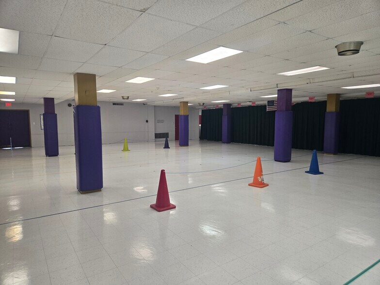 3400 Dennison Ave, Drexel Hill, PA à louer - Photo de l’immeuble – Image 2 sur 5