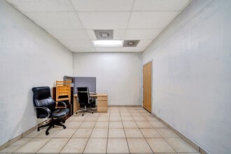 14416 Victory Blvd, Van Nuys, CA à louer Photo intérieure– Image 1 sur 5
