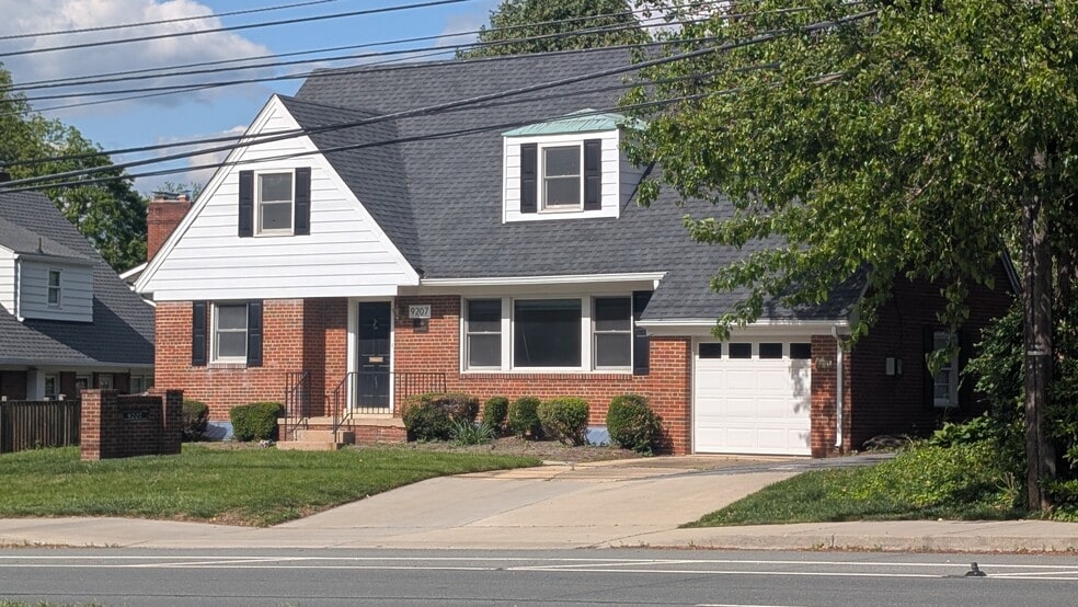 9207 Old Georgetown Rd, Bethesda, MD à vendre - Photo principale – Image 1 sur 9