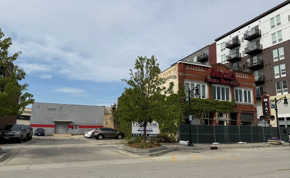 1577 Ellinwood Ave, Des Plaines, IL à louer - Photo de l’immeuble – Image 2 sur 8