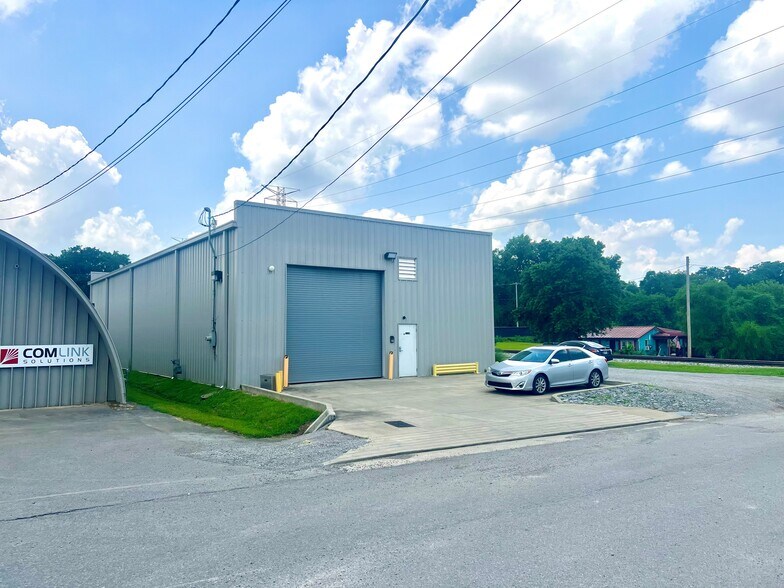 43 Industry St, Nashville, TN à louer - Photo de l’immeuble – Image 1 sur 5