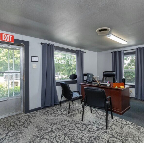 1722 N Gregg Ave, Fayetteville, AR à vendre - Photo de l’immeuble – Image 3 sur 7