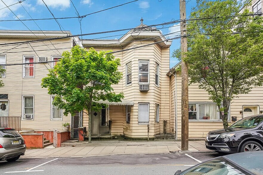 113 34th St, Union City, NJ à vendre - Photo de l’immeuble – Image 2 sur 17